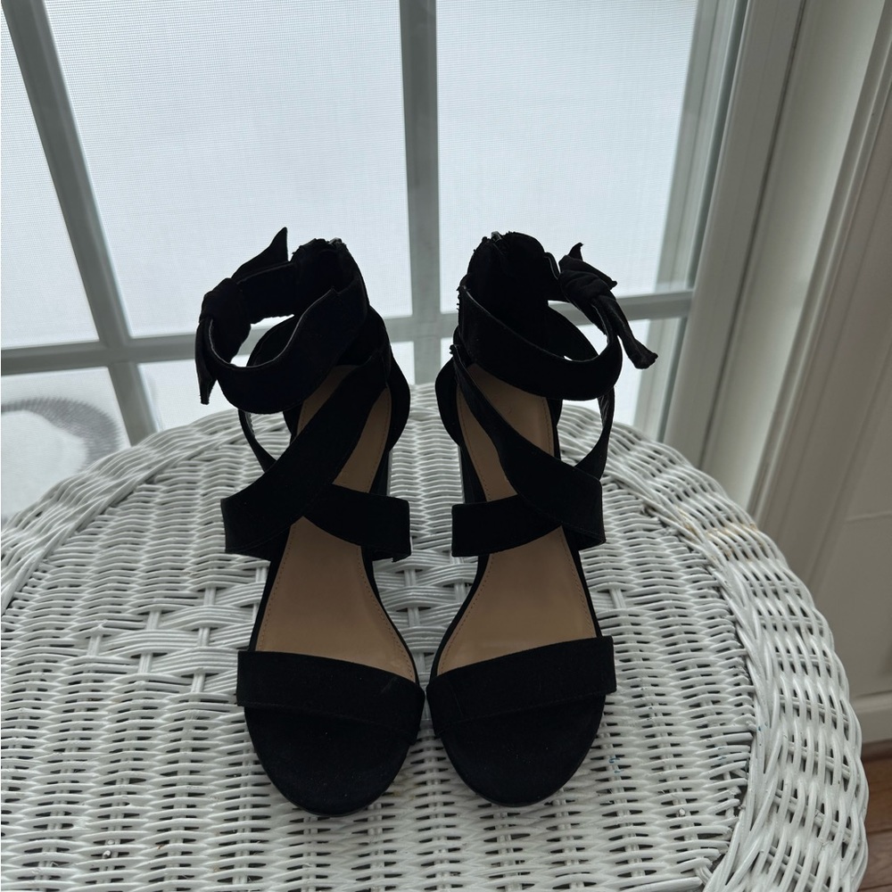 LC Lauren Conrad Black Strappy Heels